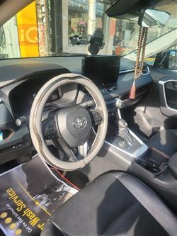 تۆیۆتا ڕاڤ 4